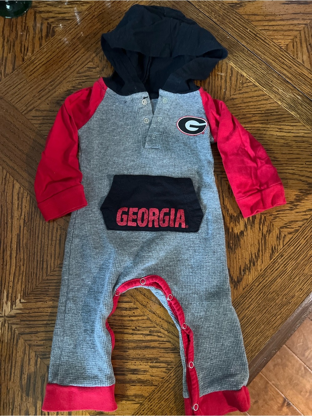 Colosseum Gray and Black Infant Romper